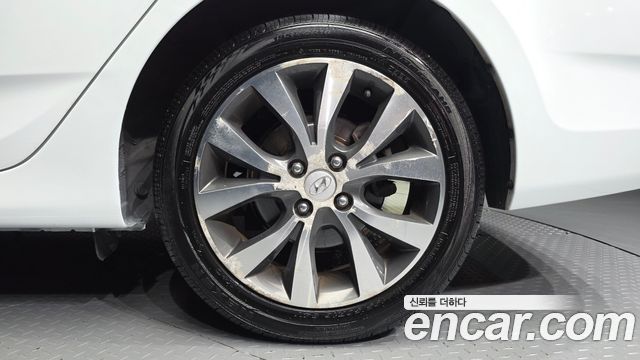 Hyundai Accent 2014 — photo 7