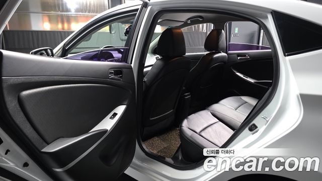 Hyundai Accent 2014 — photo 16