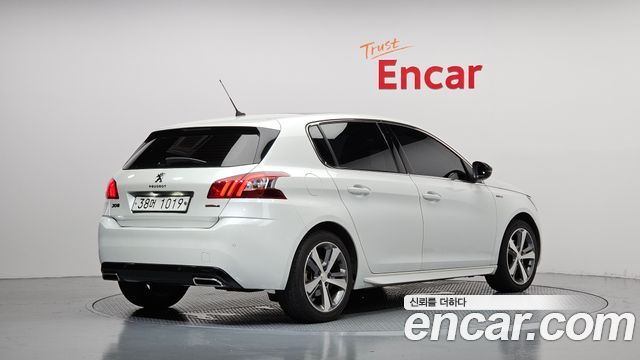 Peugeot 308 2018 — photo 2