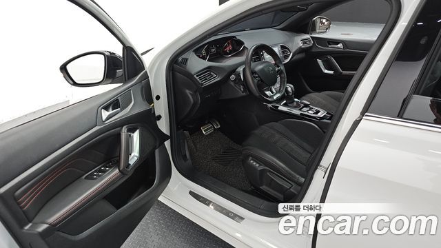 Peugeot 308 2018 — photo 13