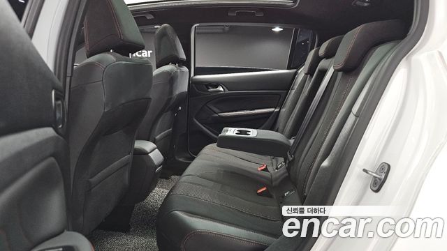 Peugeot 308 2018 — photo 18