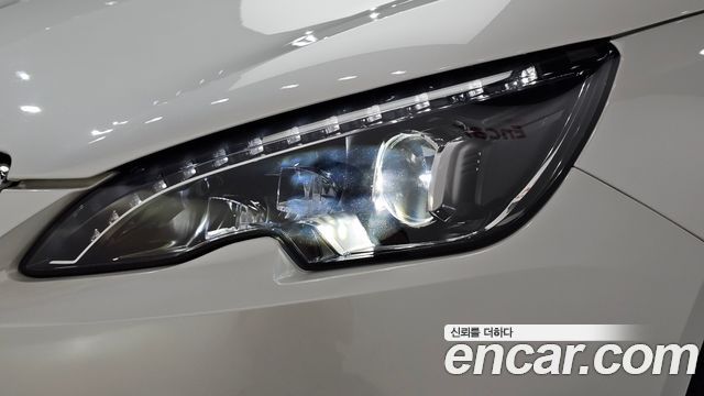 Peugeot 308 2018 — photo 8