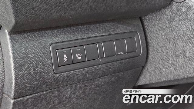 Peugeot 308 2018 — photo 29