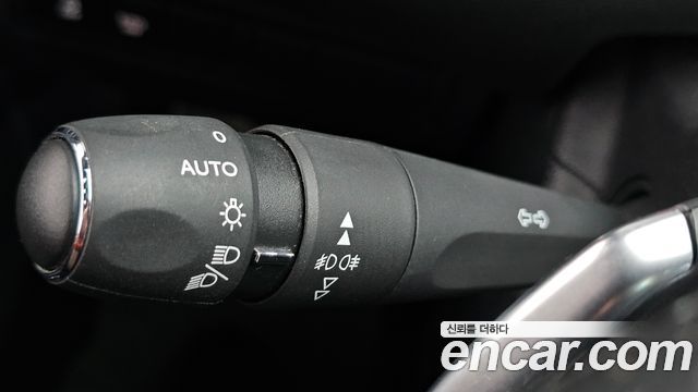 Peugeot 308 2018 — photo 31