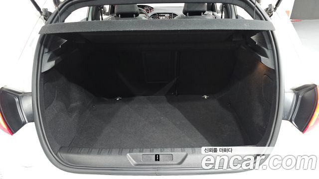 Peugeot 308 2018 — photo 33