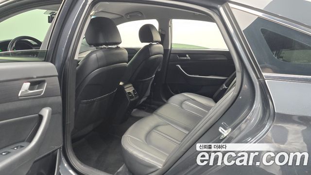 Hyundai Sonata 2019 — photo 17