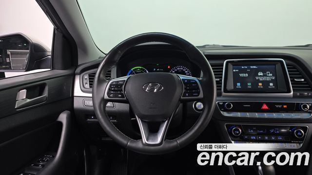 Hyundai Sonata 2019 — photo 18