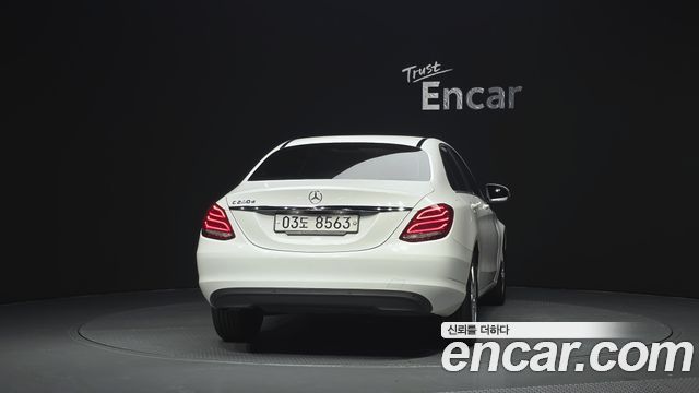 Mercedes-Benz C-Class 2018 — photo 4