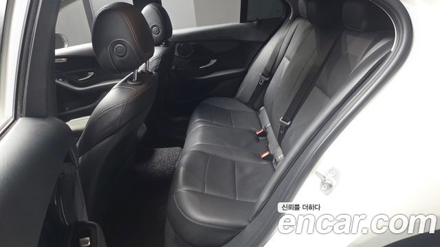 Mercedes-Benz C-Class 2018 — photo 11