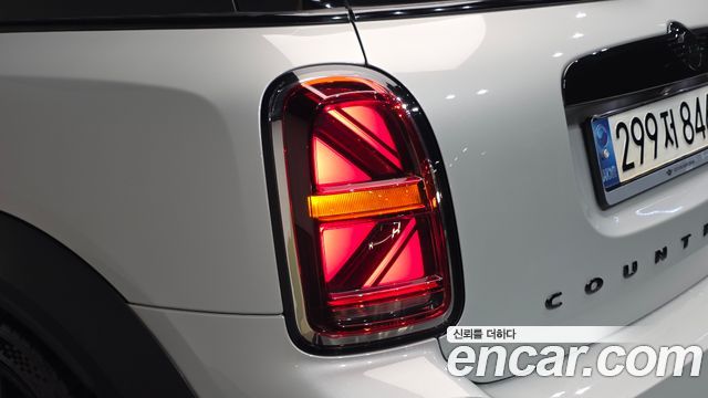 Mini Countryman 2021 — photo 9