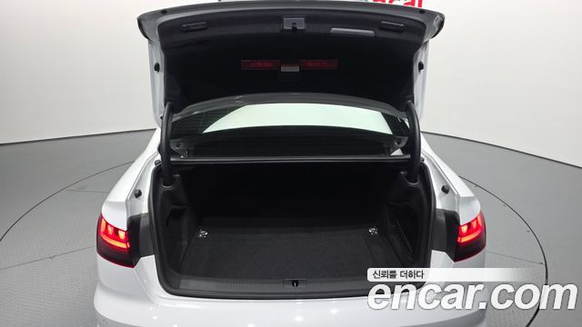 Audi A4 2021 — photo 26