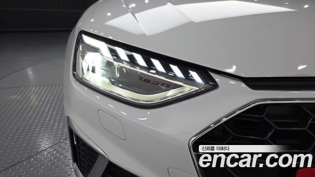 Audi A4 2021 — photo 8