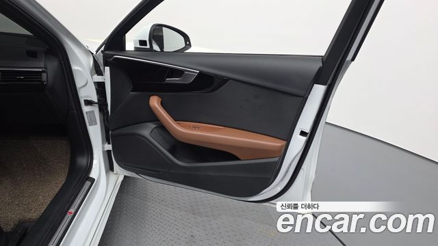 Audi A4 2021 — photo 14