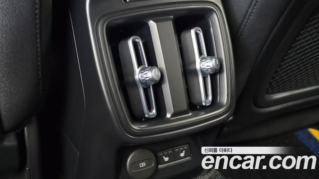 Polestar Polestar 2 2022 — photo 19