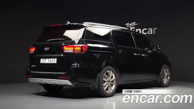Kia Canival 2016 — photo 2