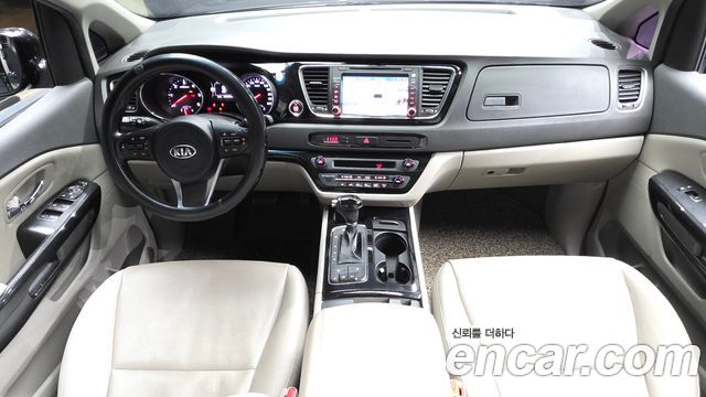 Kia Canival 2016 — photo 7
