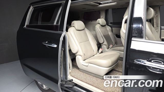 Kia Canival 2016 — photo 12