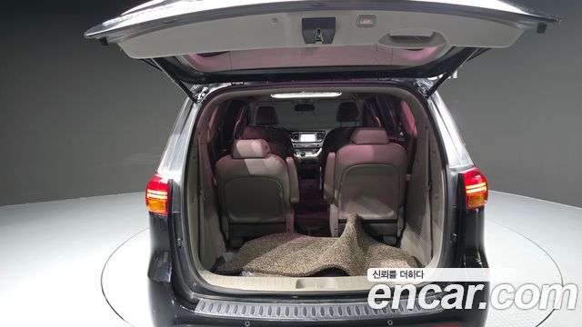 Kia Canival 2016 — photo 20