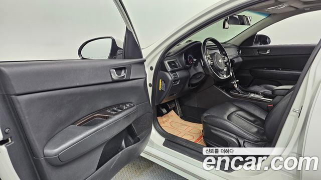 Kia K5 2016 — photo 13