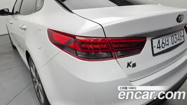 Kia K5 2016 — photo 9