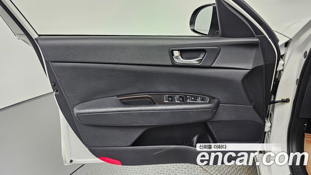 Kia K5 2016 — photo 14