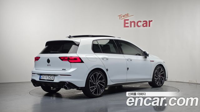 Volkswagen Golf 2024 — photo 2