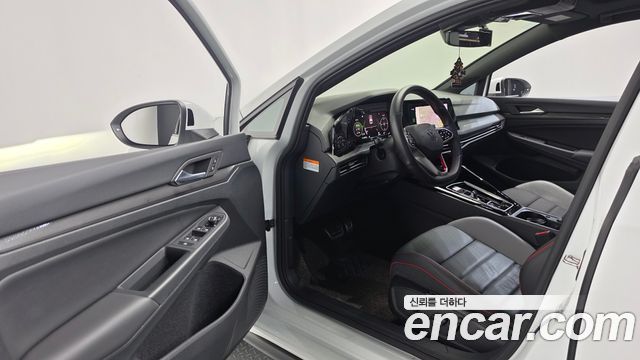Volkswagen Golf 2024 — photo 13