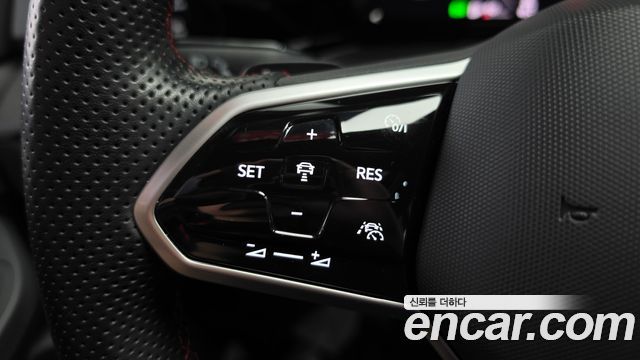 Volkswagen Golf 2024 — photo 23