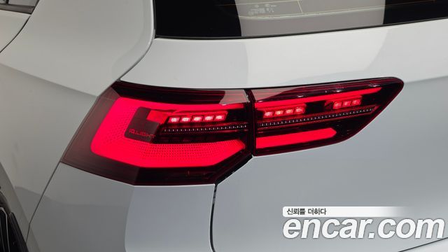 Volkswagen Golf 2024 — photo 9