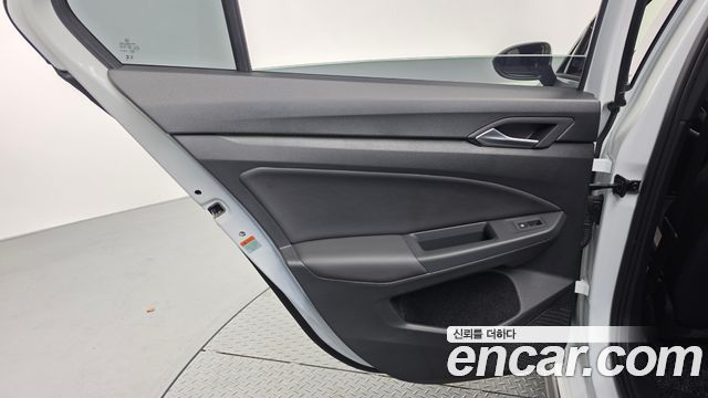 Volkswagen Golf 2024 — photo 15
