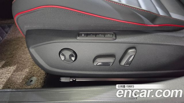 Volkswagen Golf 2024 — photo 31