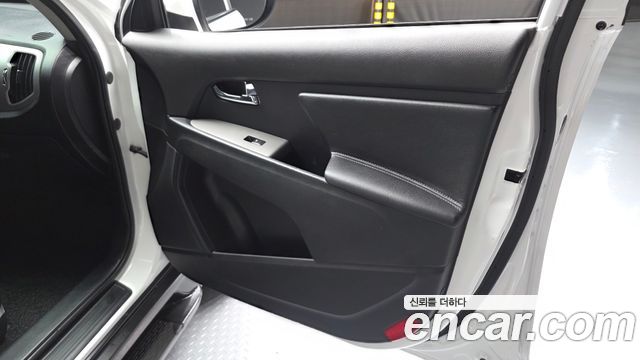 Kia Sportage 2016 — photo 14
