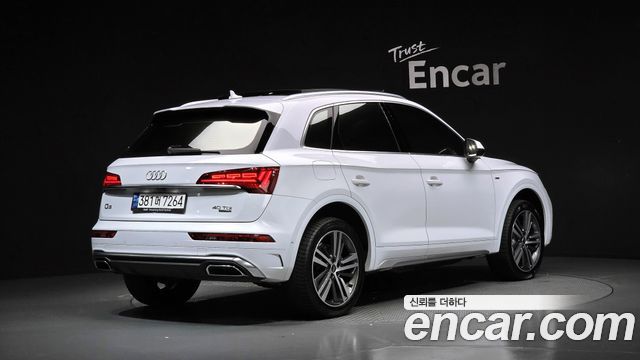 Audi Q5 2023 — photo 2