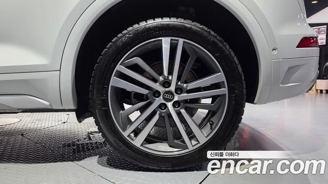 Audi Q5 2023 — photo 7