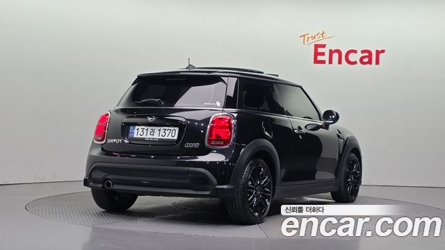 Mini Cooper 2024 — photo 2