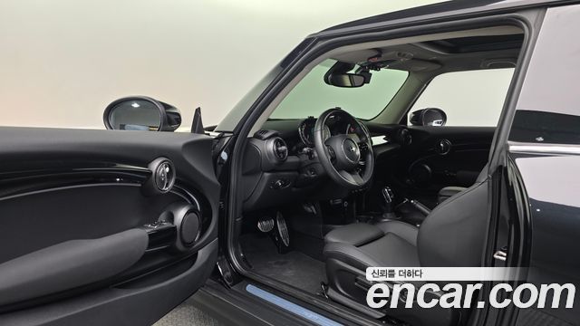 Mini Cooper 2024 — photo 13
