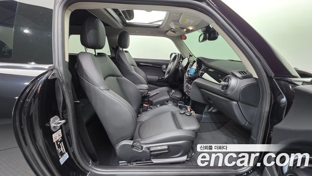 Mini Cooper 2024 — photo 16