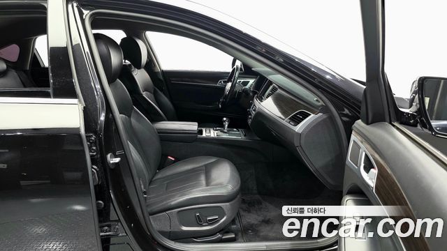 Genesis G80 2018 — photo 18