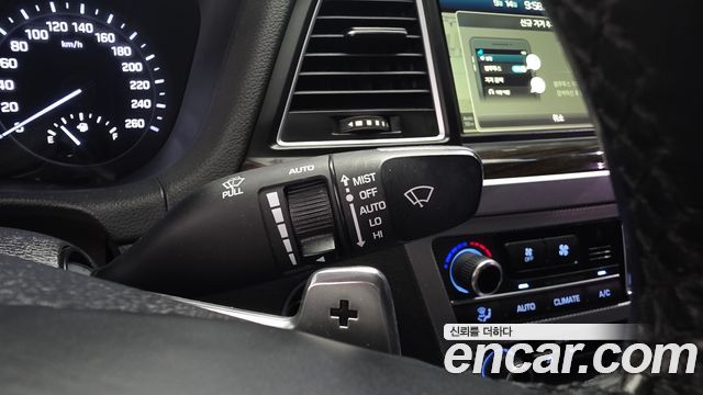 Genesis G80 2018 — photo 24