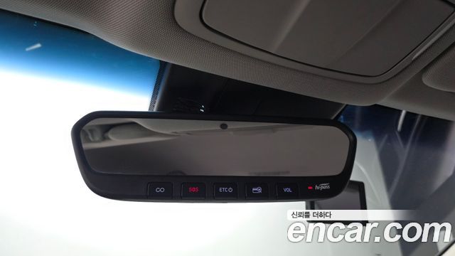 Genesis G80 2018 — photo 26