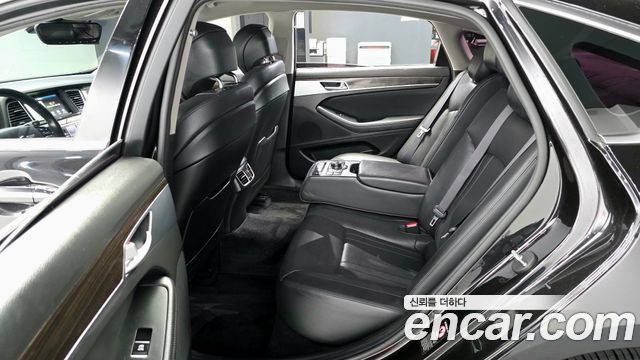 Genesis G80 2018 — photo 16