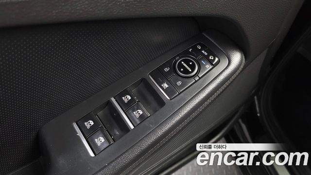Genesis G80 2018 — photo 28