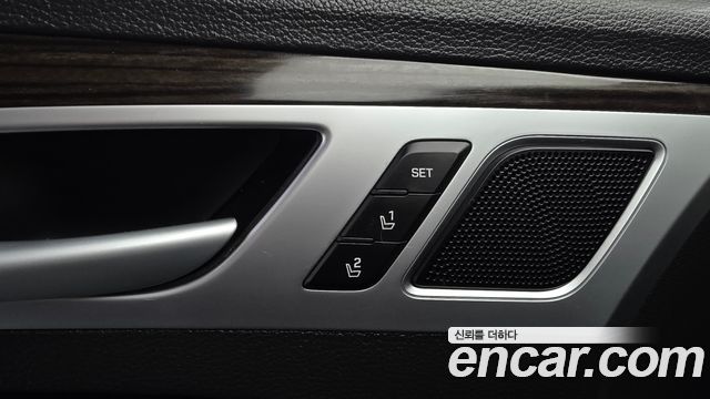 Genesis G80 2018 — photo 30