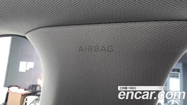 Genesis G80 2018 — photo 33