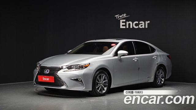 Lexus ES 2016 — photo 1