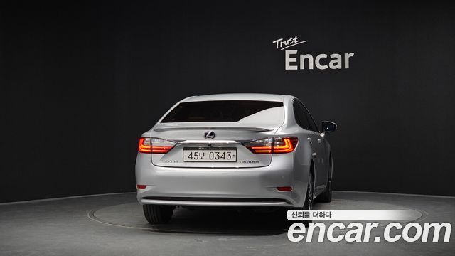 Lexus ES 2016 — photo 4