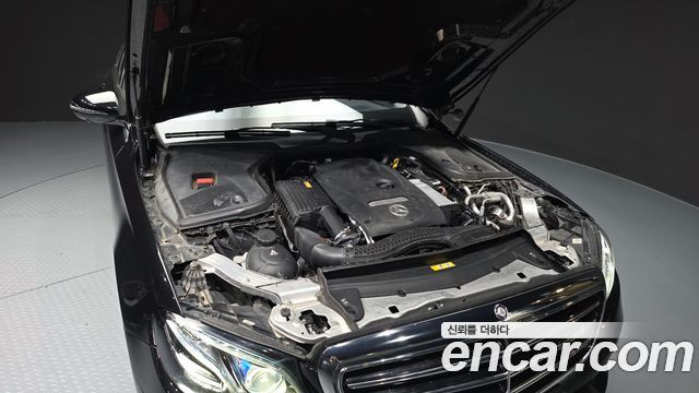 Mercedes-Benz E-Class 2017 — photo 6
