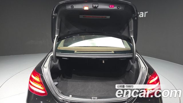Mercedes-Benz E-Class 2017 — photo 20