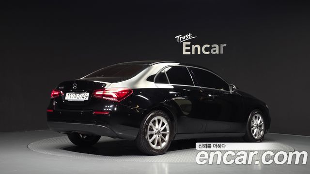 Mercedes-Benz A-Class 2020 — photo 2