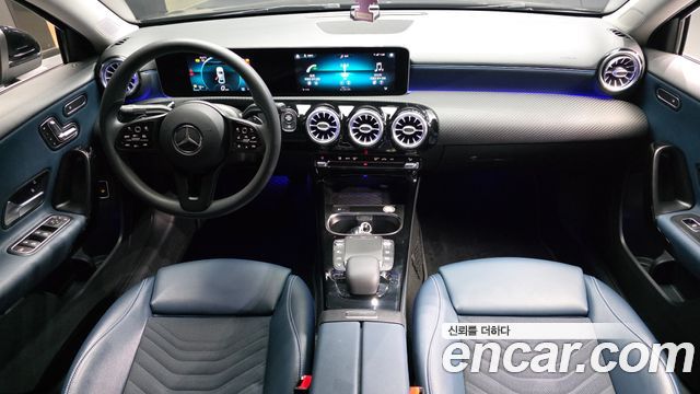 Mercedes-Benz A-Class 2020 — photo 10
